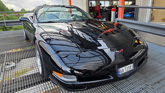 Chevrolet Corvette 9 of 30