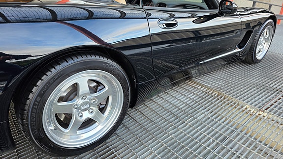 Chevrolet Corvette 13 of 30