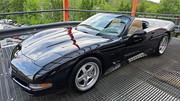 Chevrolet Corvette 6 of 30