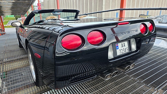 Chevrolet Corvette 15 of 30