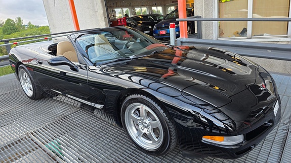 Chevrolet Corvette 10 of 30