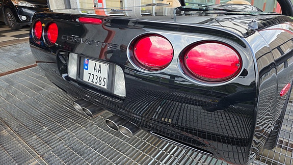 Chevrolet Corvette 21 of 30