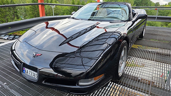 Chevrolet Corvette 5 of 30