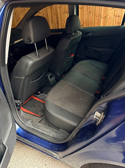 Opel Astra 14 of 17