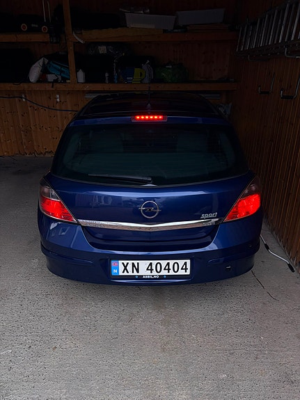 Opel Astra 2 of 17