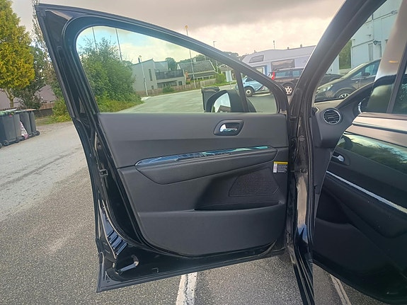 Peugeot 5008 10 of 30