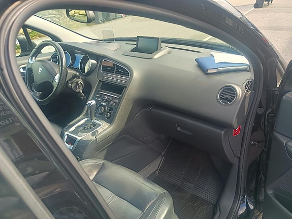 Peugeot 5008 19 of 30
