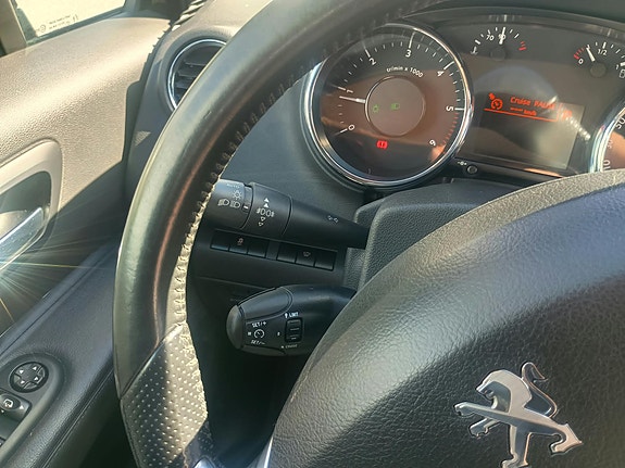 Peugeot 5008 25 of 30