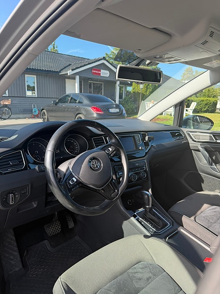 Volkswagen Golf Sportsvan 17 of 22