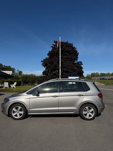 Volkswagen Golf Sportsvan 4 of 22