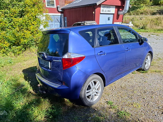 Toyota Verso-S 2 of 10