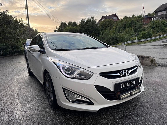 Hyundai i40 2 of 30