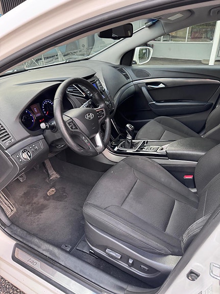 Hyundai i40 14 of 30