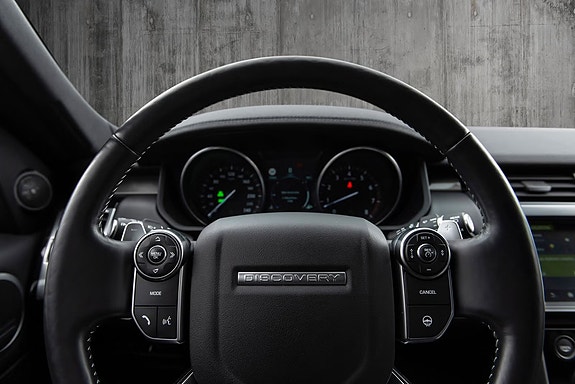 Land Rover Discovery 21 of 30