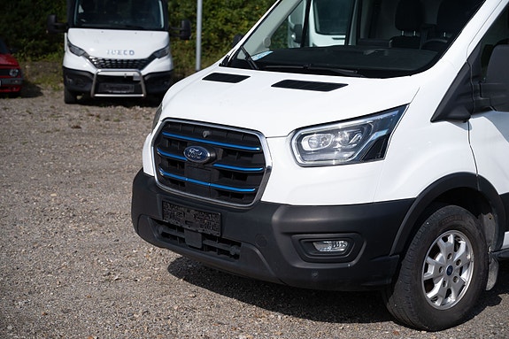 Ford Transit 2 of 28