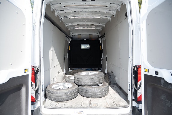 Ford Transit 21 of 28