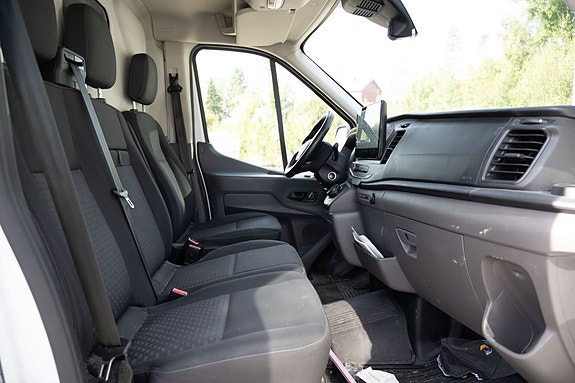 Ford Transit 24 of 28