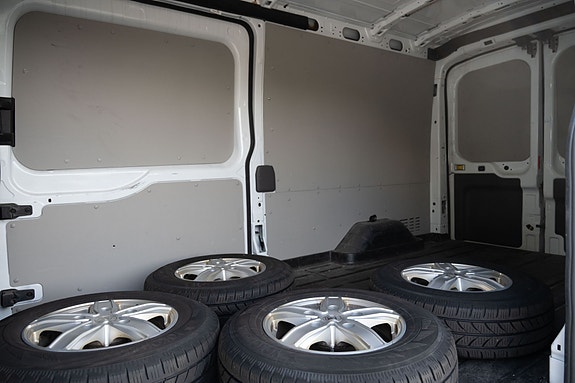 Ford Transit 18 of 26