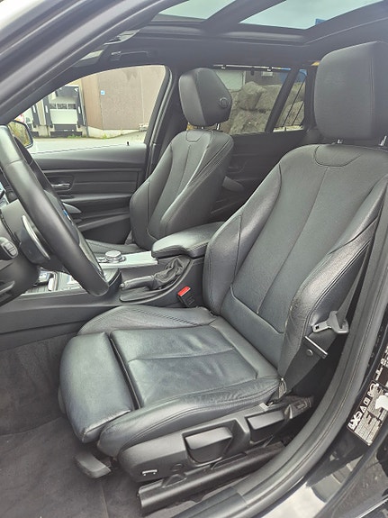 BMW 320d 14 of 30