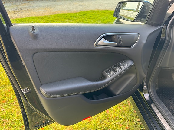 Mercedes-Benz B250 16 of 27