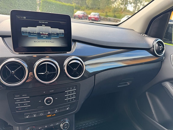 Mercedes-Benz B250 20 of 27