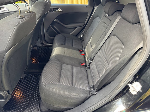 Mercedes-Benz B250 14 of 27