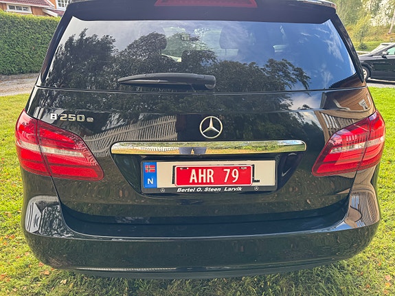Mercedes-Benz B250 10 of 27