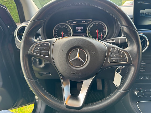Mercedes-Benz B250 19 of 27