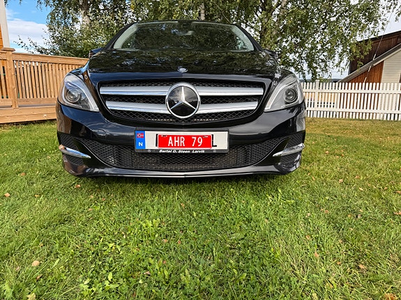 Mercedes-Benz B250 9 of 27