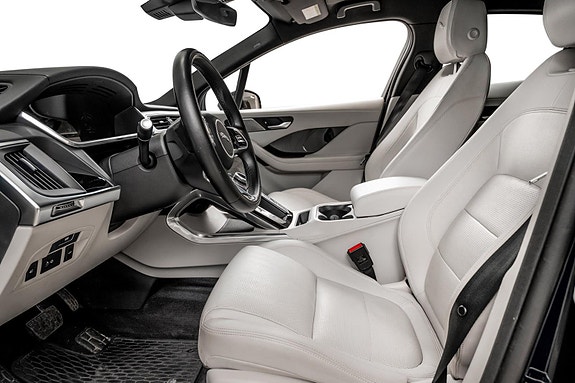 Jaguar I-PACE 6 of 30
