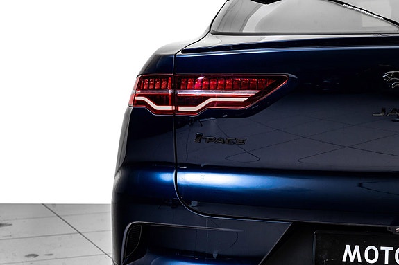 Jaguar I-PACE 16 of 30