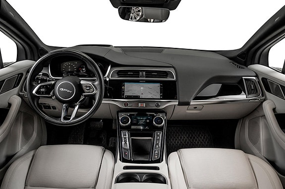 Jaguar I-PACE 8 of 30