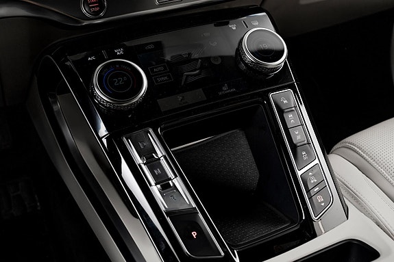 Jaguar I-PACE 22 of 30