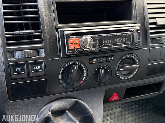 Volkswagen Caravelle 6 of 30