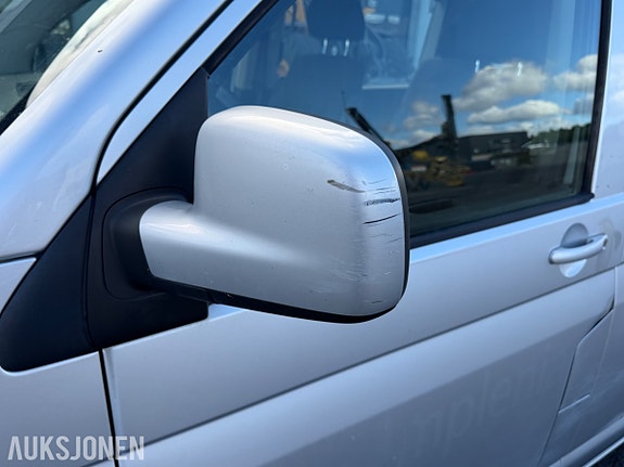 Volkswagen Caravelle 12 of 30
