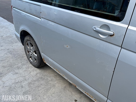 Volkswagen Caravelle 21 of 30