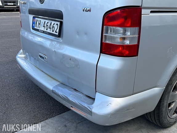 Volkswagen Caravelle 8 of 30
