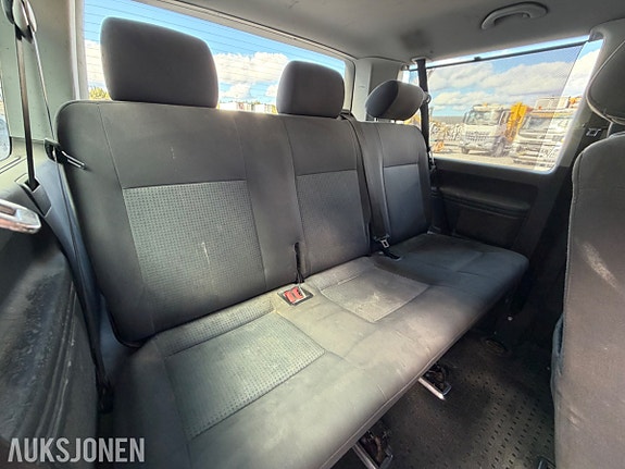 Volkswagen Caravelle 30 of 30
