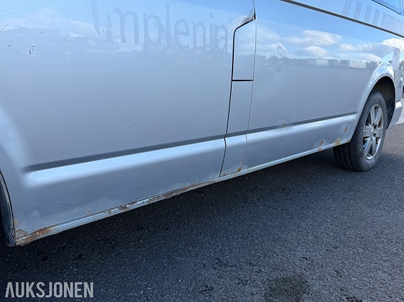 Volkswagen Caravelle 14 of 30