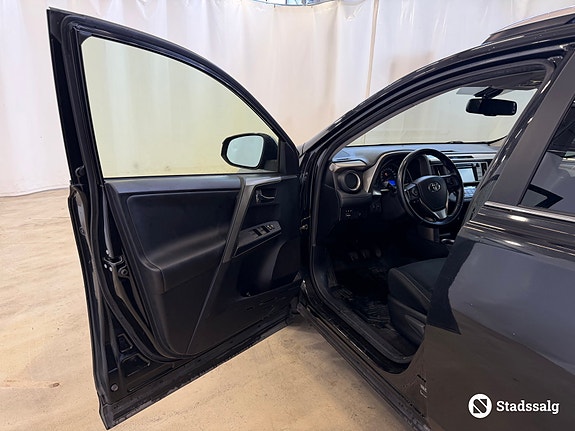 Toyota RAV4 9 of 10