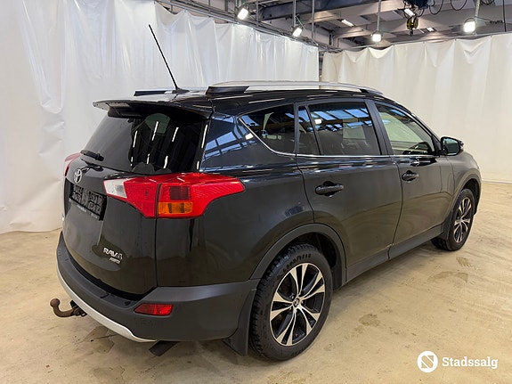 Toyota RAV4 5 of 10