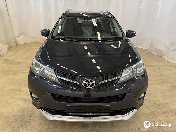 Toyota RAV4 2 of 10
