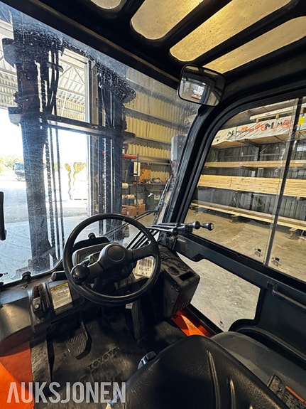 Toyota 7FDF30 22 of 30
