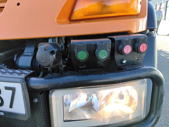 Mercedes-Benz Unimog U400 Kran - Sandspreder - Brøyteplog 17 of 30