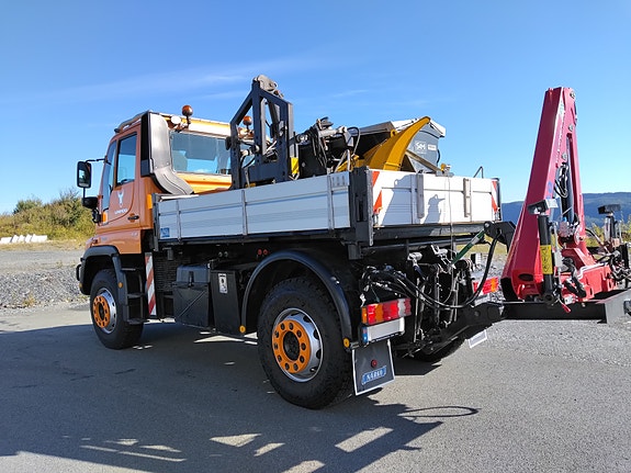 Mercedes-Benz Unimog U400 Kran - Sandspreder - Brøyteplog 4 of 30