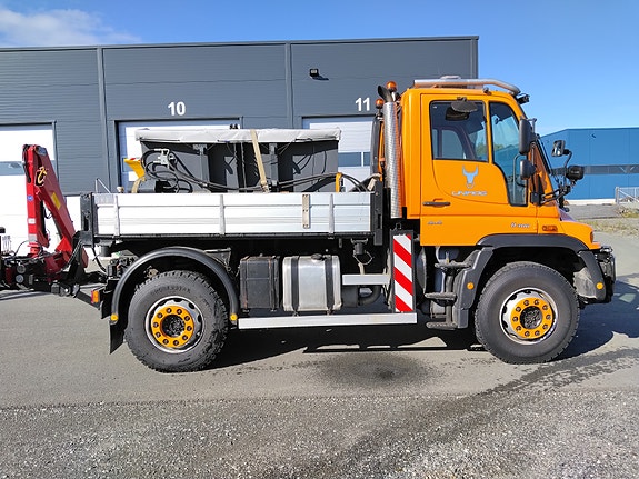Mercedes-Benz Unimog U400 Kran - Sandspreder - Brøyteplog 7 of 30