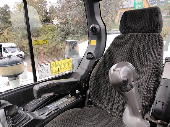 Bobcat E57w - Engcon tilt - Klype - Pusseskuffe 10 of 18
