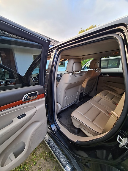 Jeep Grand Cherokee 15 of 15