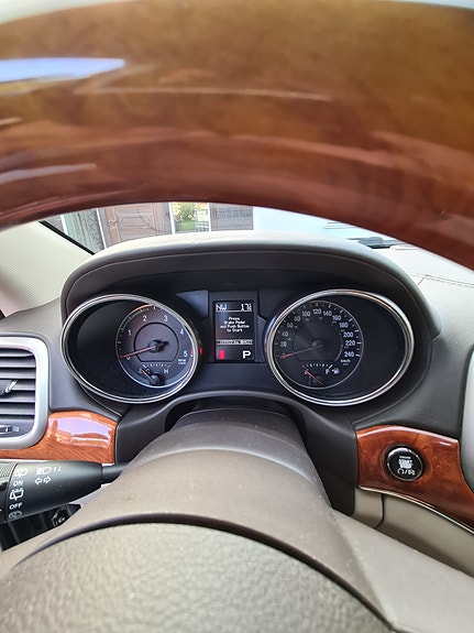 Jeep Grand Cherokee 9 of 15