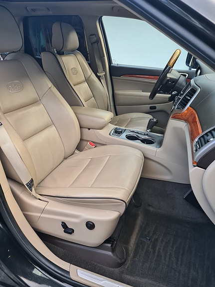 Jeep Grand Cherokee 12 of 15